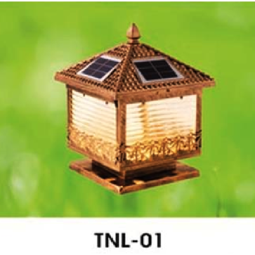 HF - TNL - 01: Đèn đầu trụ NLMT - KT: Mái: 250mm x 250mm - Đế: 250mmx250mm x H270mm - Đèn LED 3W, ánh sáng đổi 3 màu + Đèn E27 x 1
