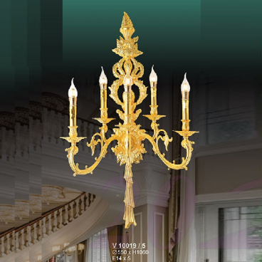 V10019/5: Đèn gắn tường Hợp kim xi màu đồng 5 tay - KT: Ø550mm x H1060mm - Bóng đèn nến E14 x 5 bóng