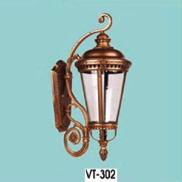 HF - VT - 302: Đèn gắn tường ngoài trời - KT: L200mm x W160mm x H550mm - Bóng đèn E27 x 1