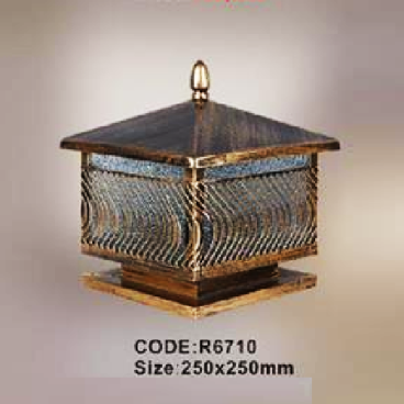 CODE: R 6710: Đèn gắn đầu trụ - KT: L250mm x H250mm - Bóng đèn E27 x 1