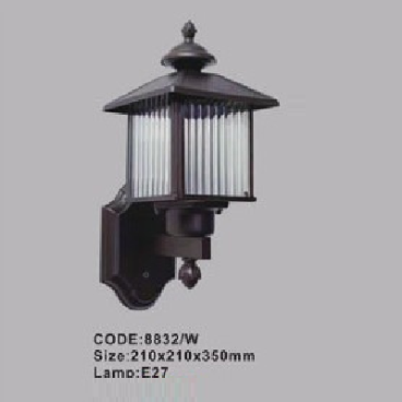 CODE: 8832/W: Đèn gắn tường ngoài trời - KT: 210mm x 210mm x 350mm - Đèn E27 x 1 bóng