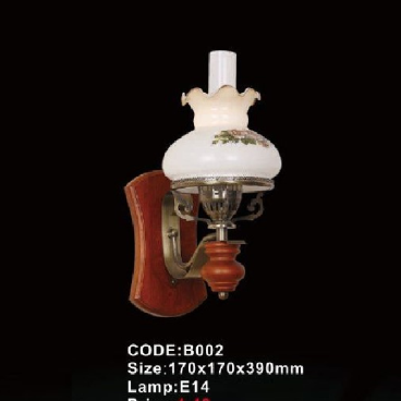 CODE: B002: Đèn gắn tường gỗ chao thủy tinh  - KT: L170mm x W170mm x H390mm - Bóng đèn E14 x 1