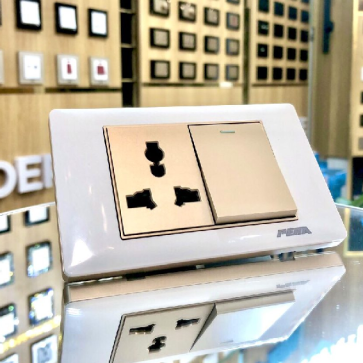 V8.OC3M/M01A/M3L: Bộ 1 contac 1 chiều, Ổ cắm đa năng chuẩn BS 16A/250V