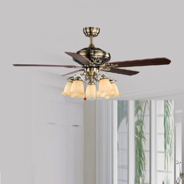 QT5213: Quạt trần đèn 5 cánh , chao thủy tinh