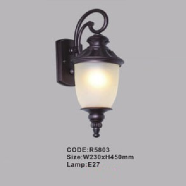CODE: R5803: Đèn gắn tường ngoài trời - KT: W230mm x H450mm - Đèn E27 x 1 bóng